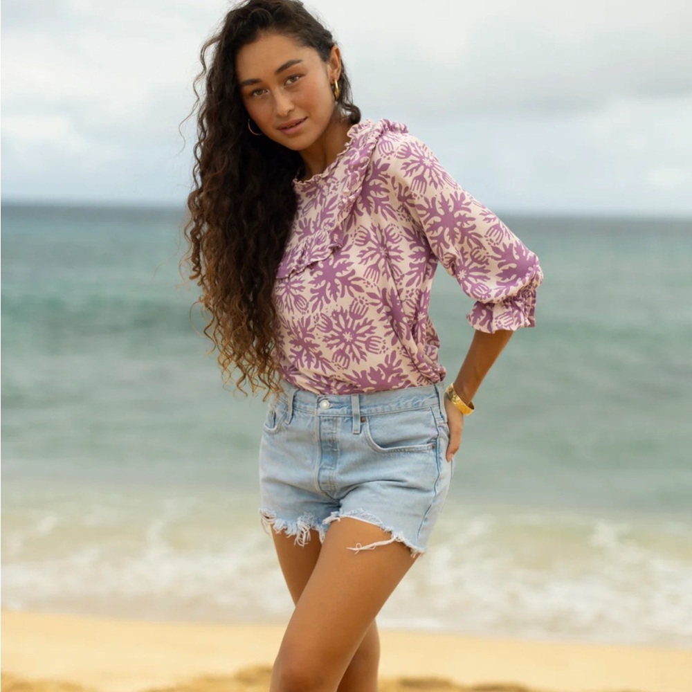 NWOT Alohiwai Regal Top in Vintage Aloha